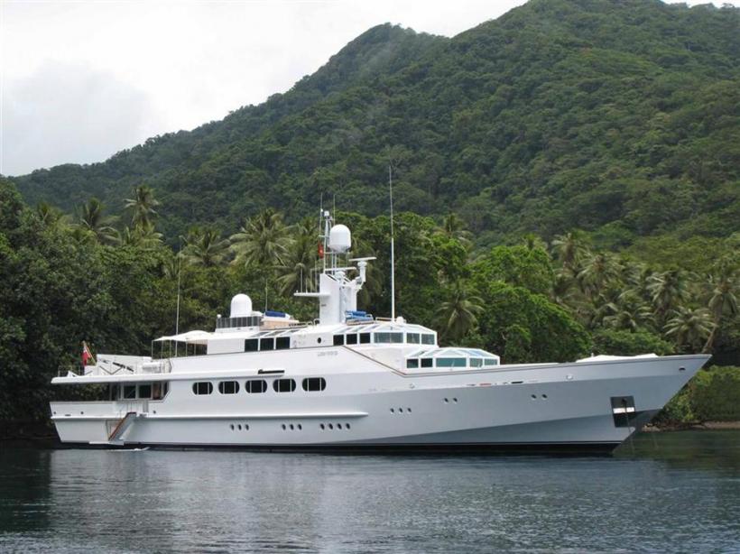 yacht Koru