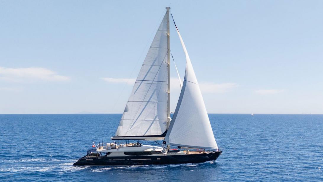 yacht Legato