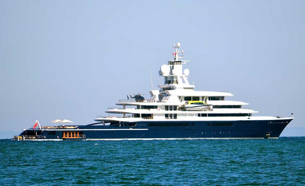 yacht Luna