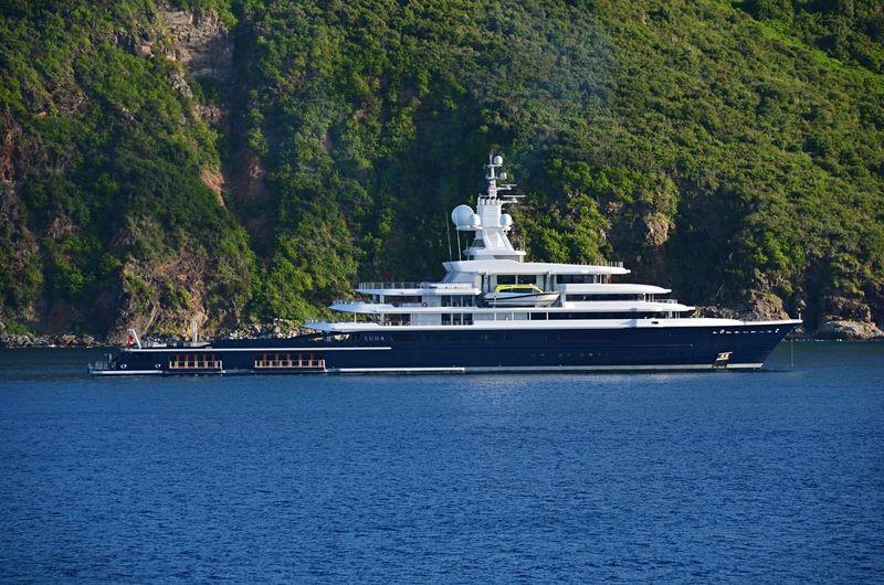 yacht Luna