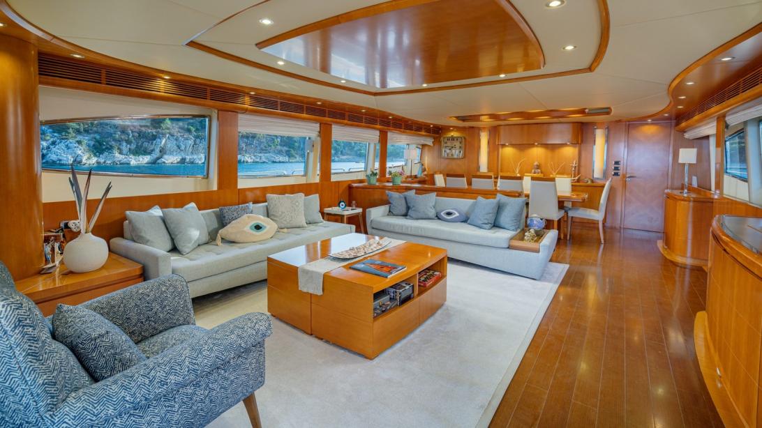 yacht Limion