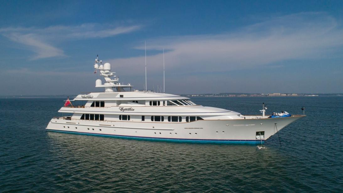 yacht Cynthia