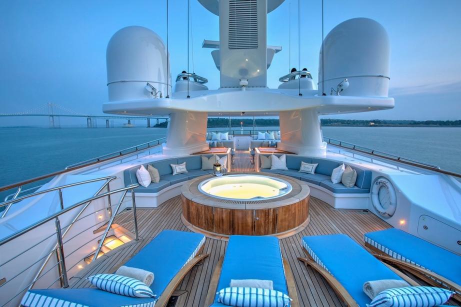 yacht Cynthia