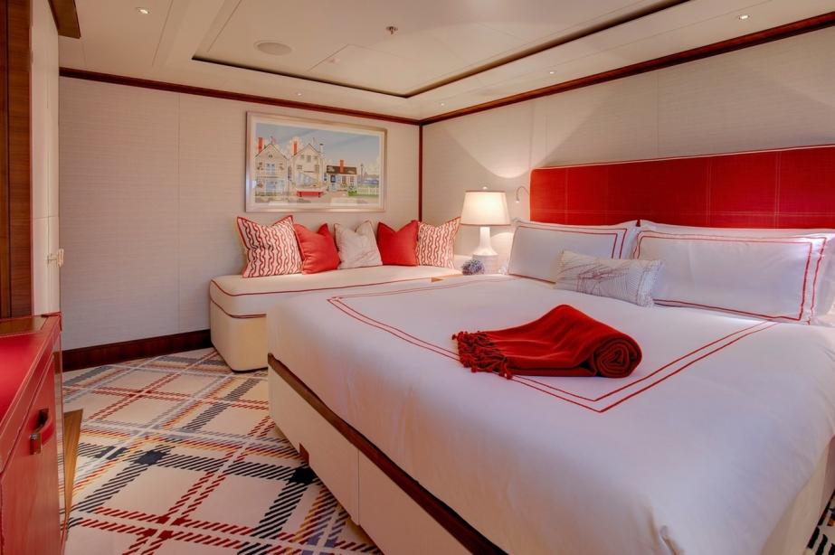 yacht Cynthia