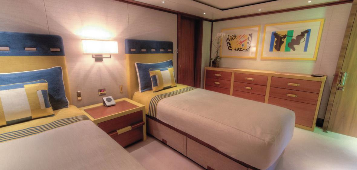 yacht Cynthia