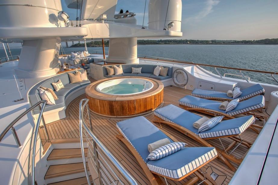 yacht Cynthia
