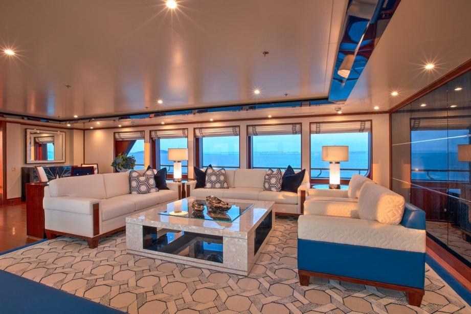 yacht Cynthia