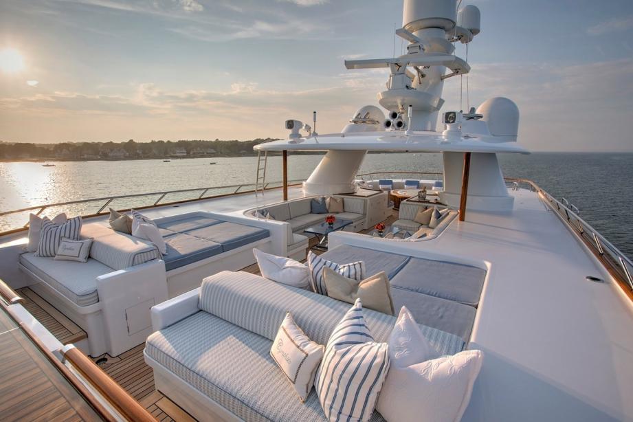 yacht Cynthia