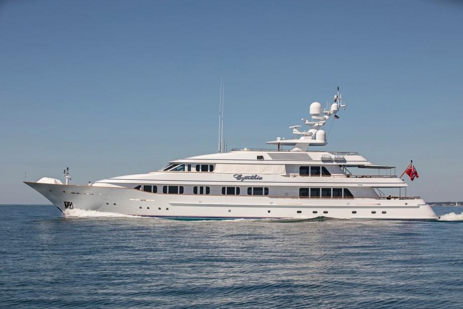 yacht Cynthia
