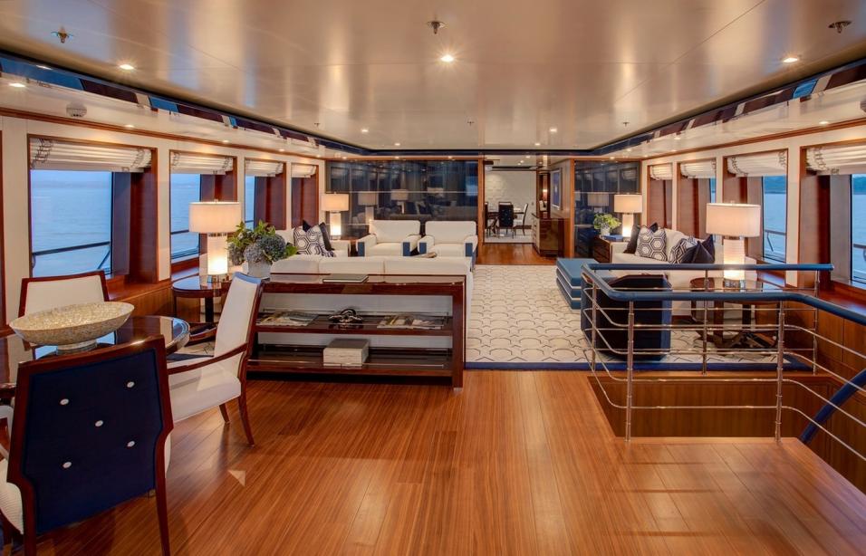 yacht Cynthia