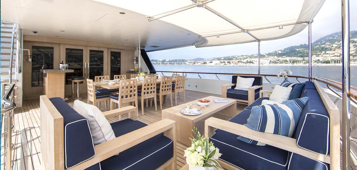 yacht Cynthia