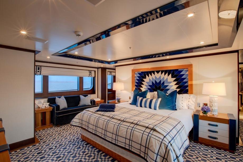 yacht Cynthia