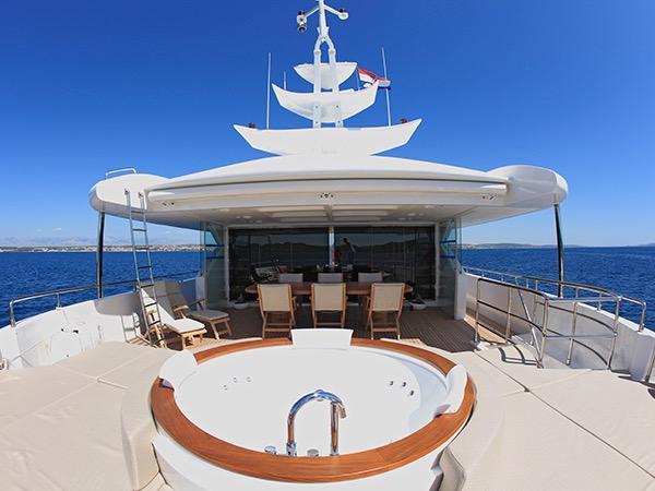 yacht Ulysses