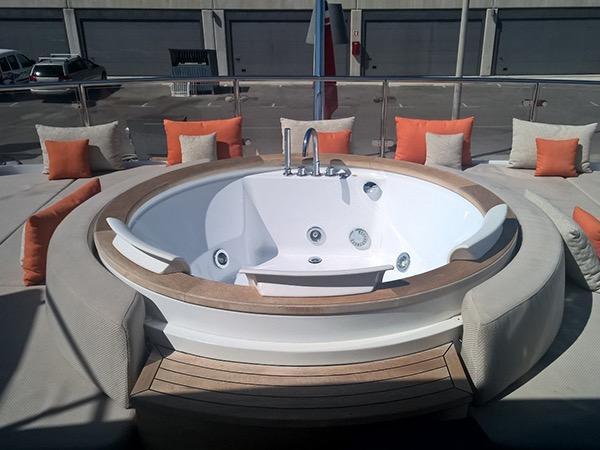 yacht Ulysses