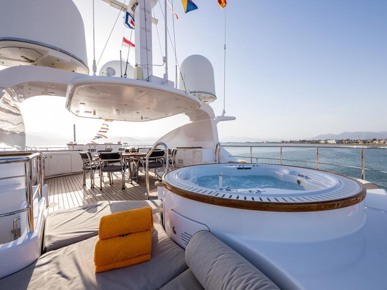 yacht Titian Pearl