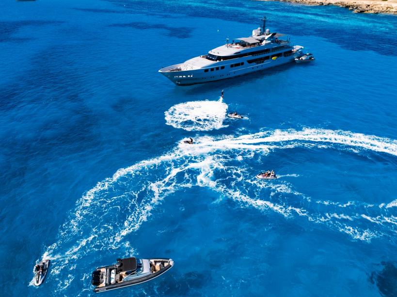 yacht Magna Grecia