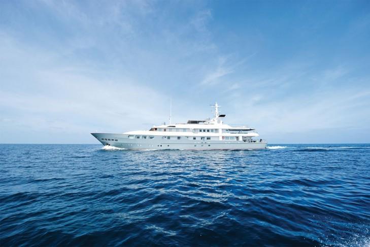 yacht Magna Grecia