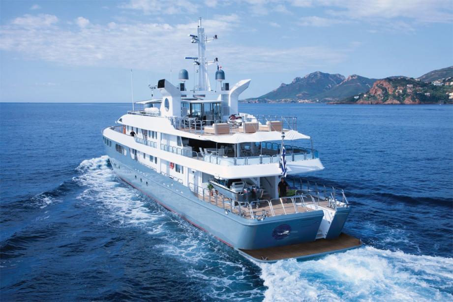 yacht Magna Grecia