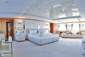 yacht Magna Grecia