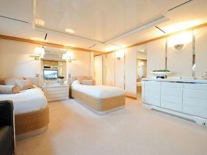 yacht Magna Grecia