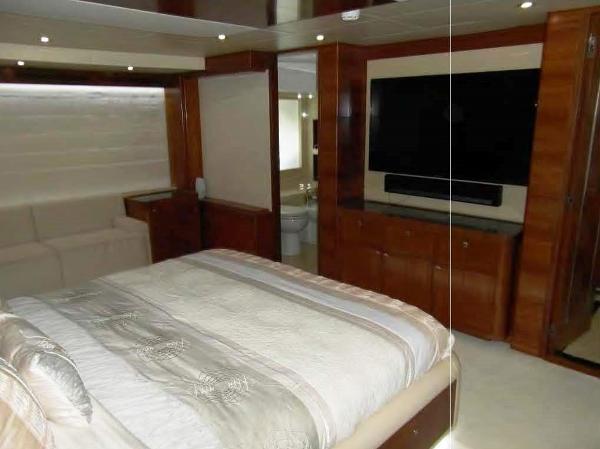 yacht Majesty 105