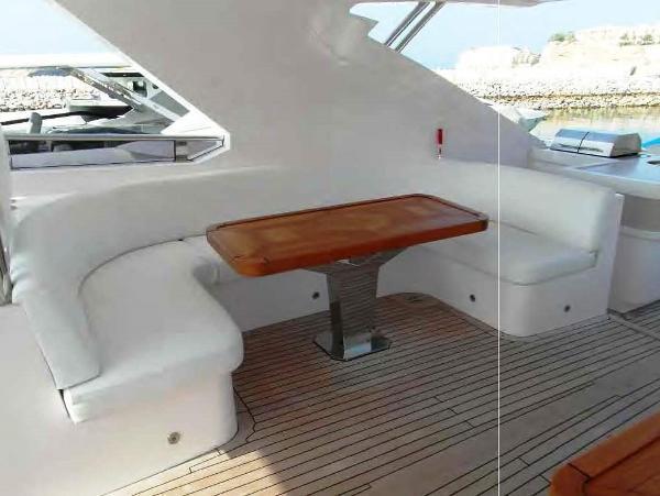 yacht Majesty 105