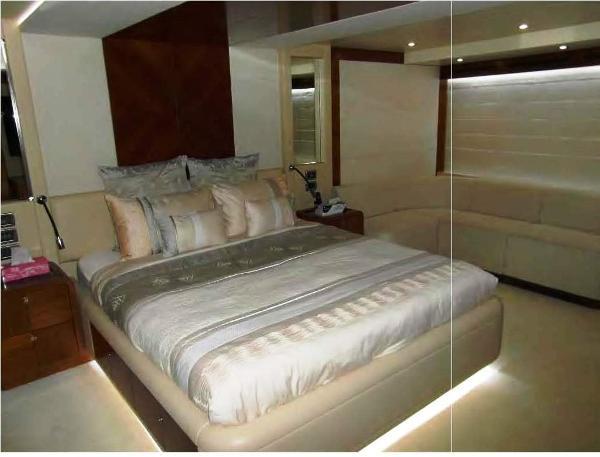 yacht Majesty 105