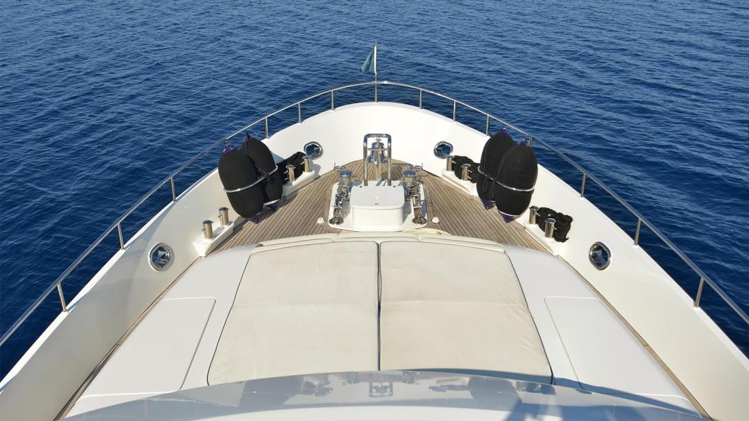 yacht Prana