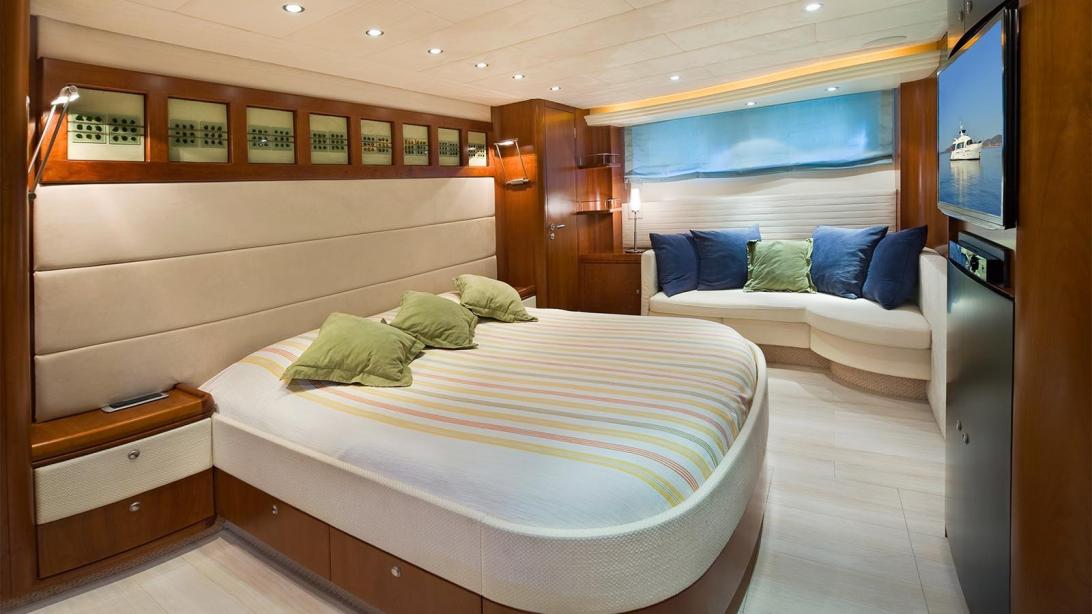 yacht Prana