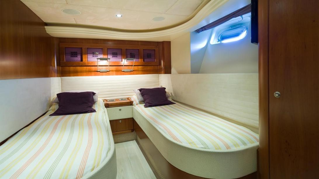 yacht Prana