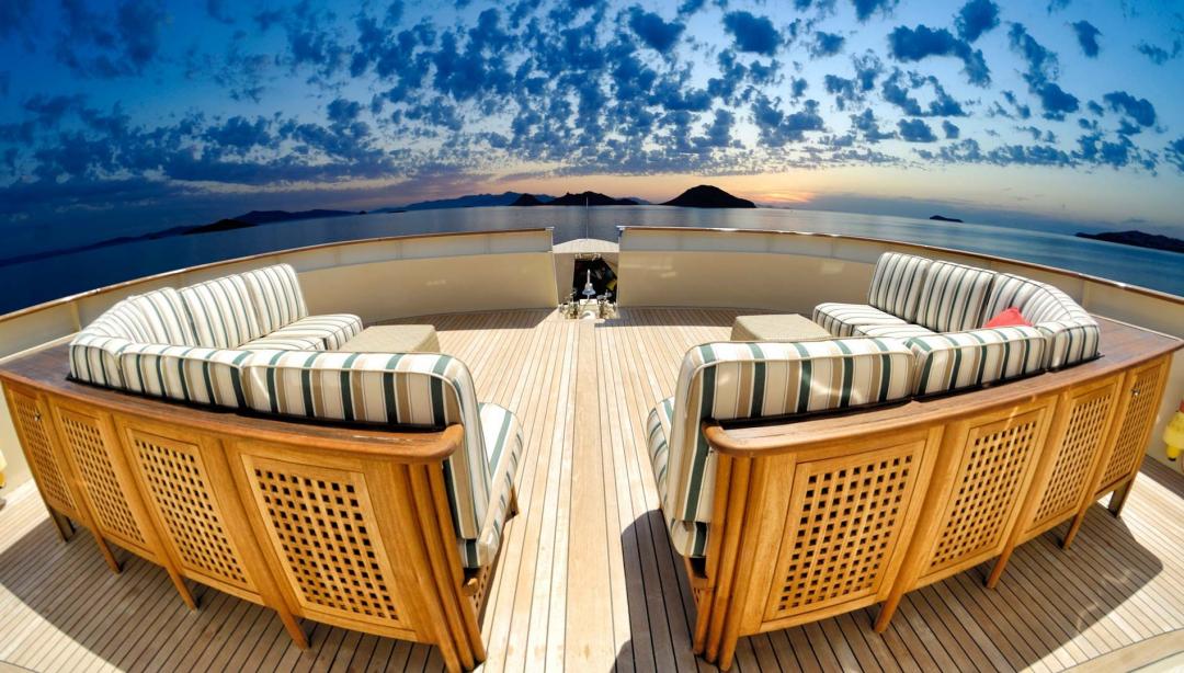 yacht Meserret