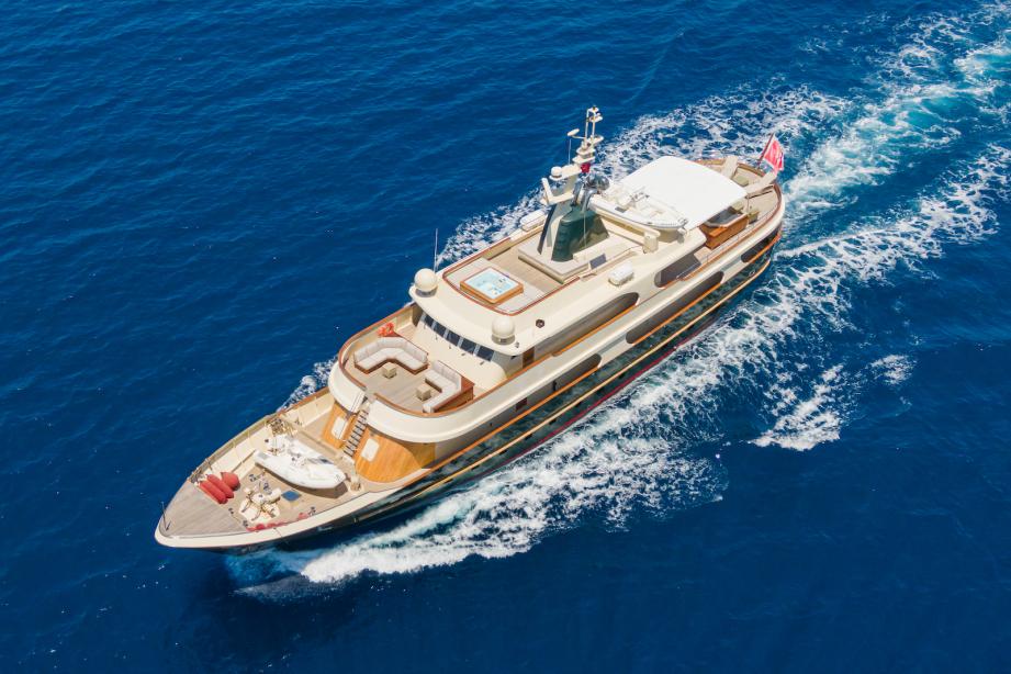 yacht Meserret