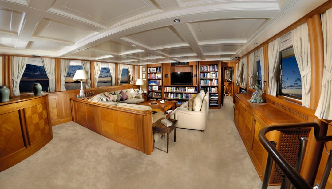 yacht Meserret