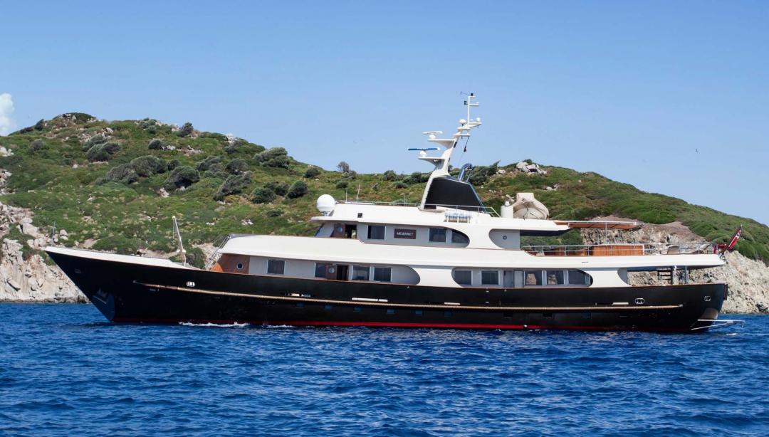 yacht Meserret
