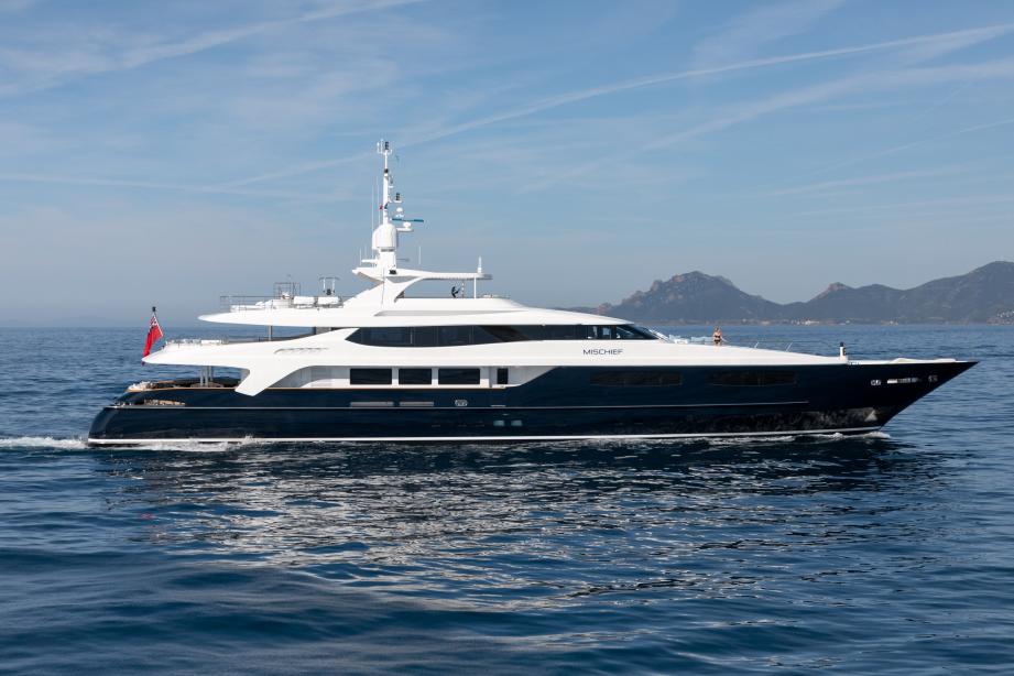 yacht Mischief