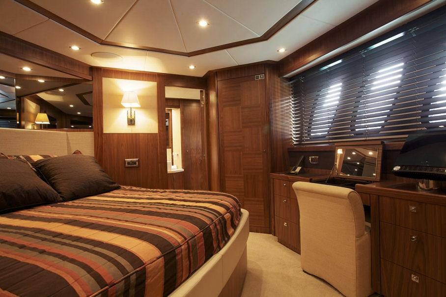yacht Moliver