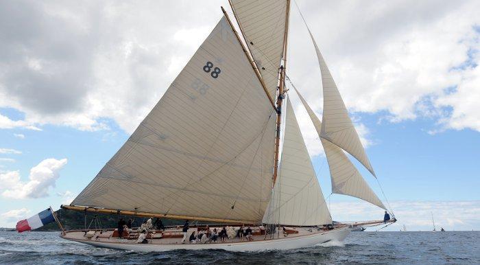 yacht Moonbeam of Fife III