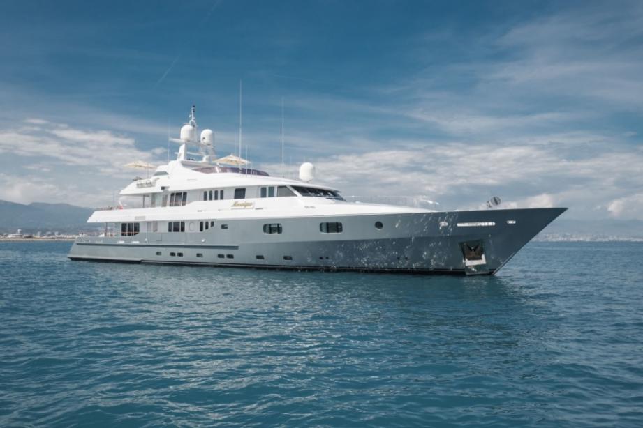 yacht Mosaique
