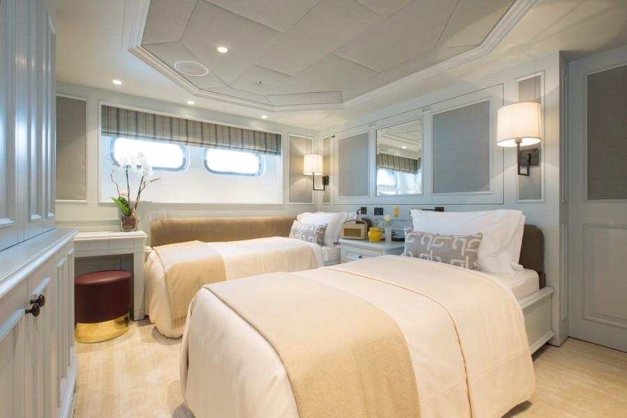 yacht Mosaique
