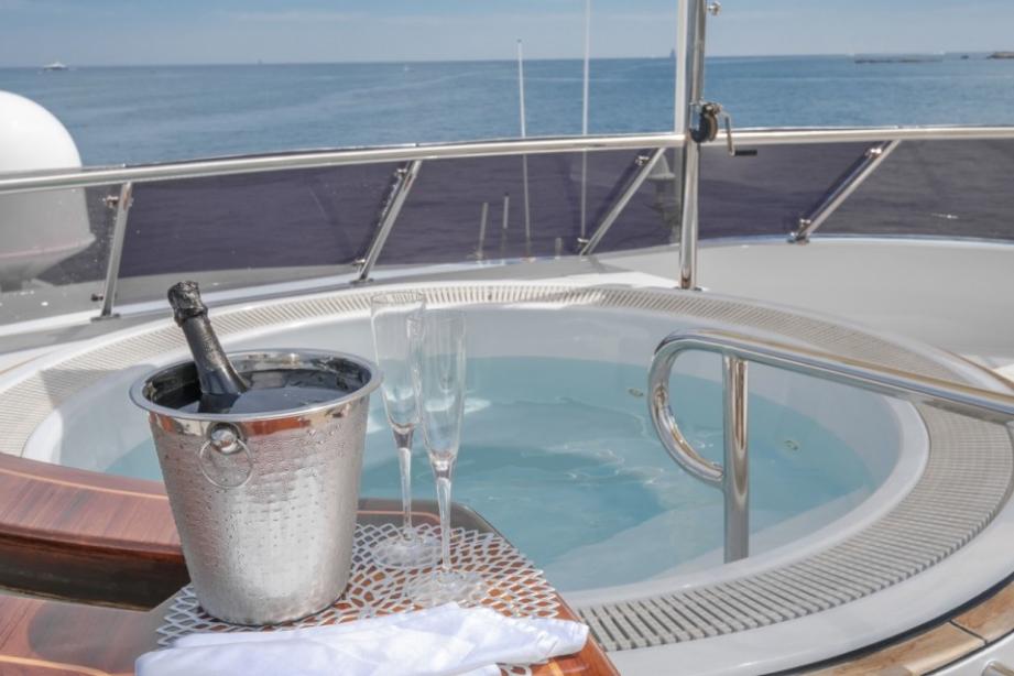 yacht Mosaique