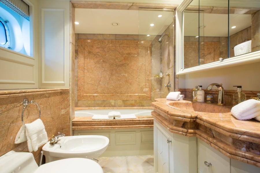 yacht Mosaique