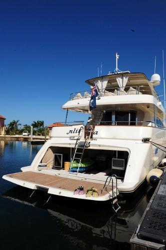 yacht Sand Dollar