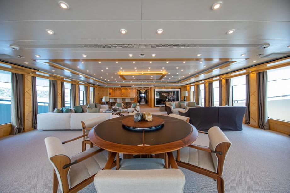 yacht AHS