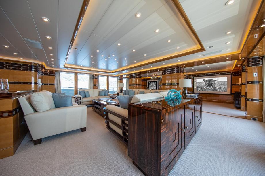 yacht AHS
