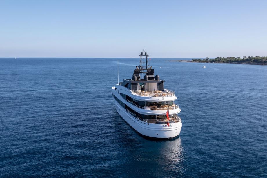 yacht AHS