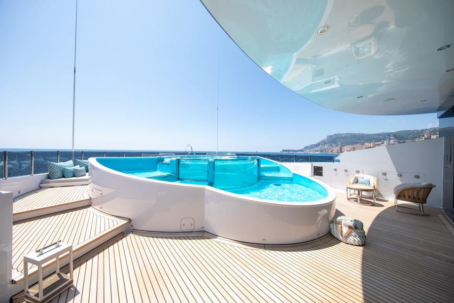 yacht AHS