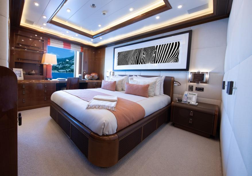 yacht AHS