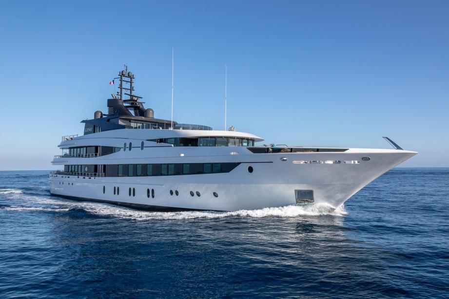 yacht AHS