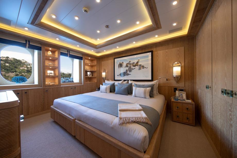 yacht AHS