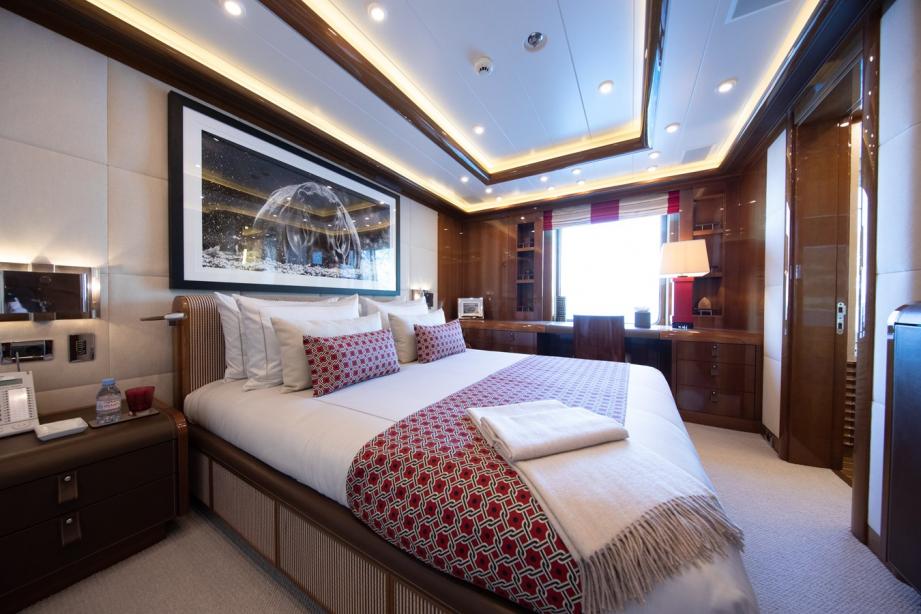 yacht AHS